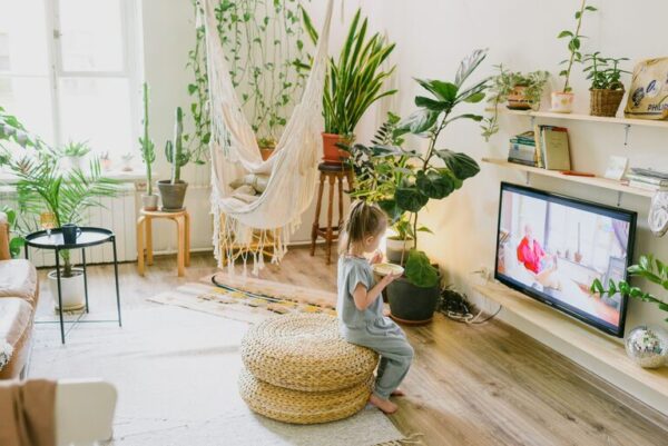 Simple Tips for Creating a Cozy and Inviting Living Space at Home